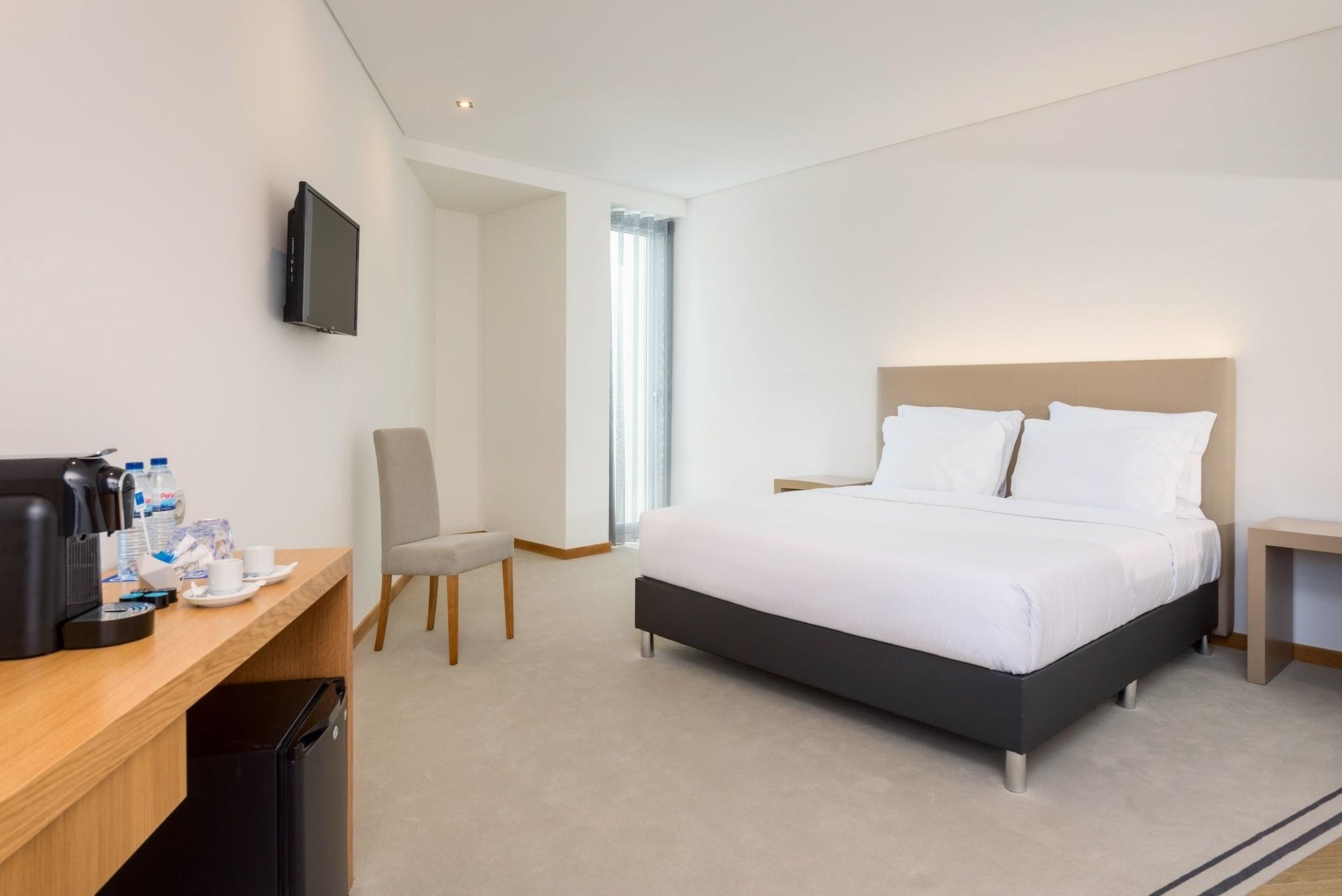 Tryp By Wyndham Leiria Hotel Exterior foto