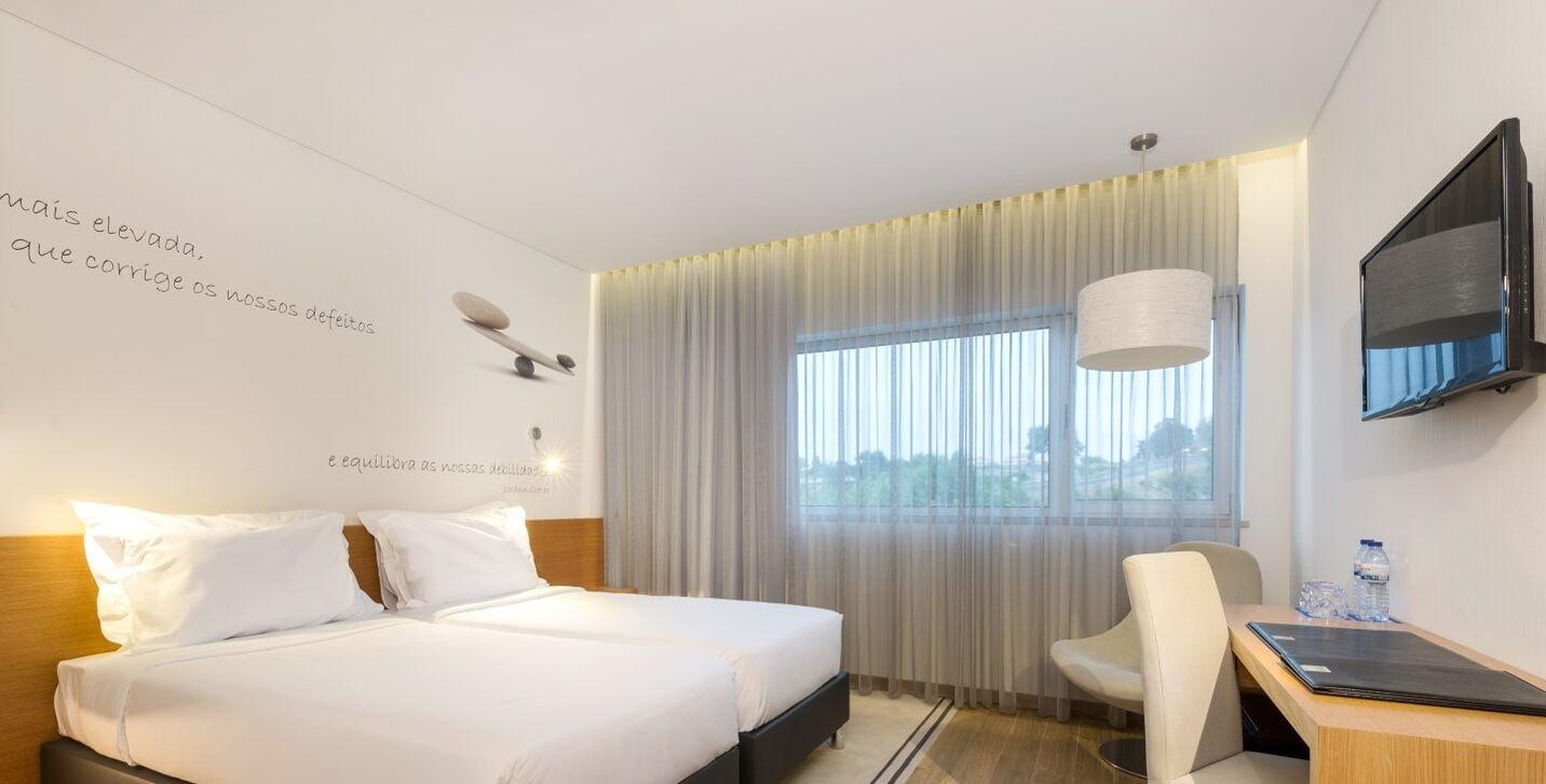 Tryp By Wyndham Leiria Hotel Exterior foto
